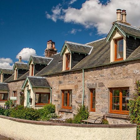 Rosemount Cottage One- Highland Cottage กราฟ ภายนอก รูปภาพ